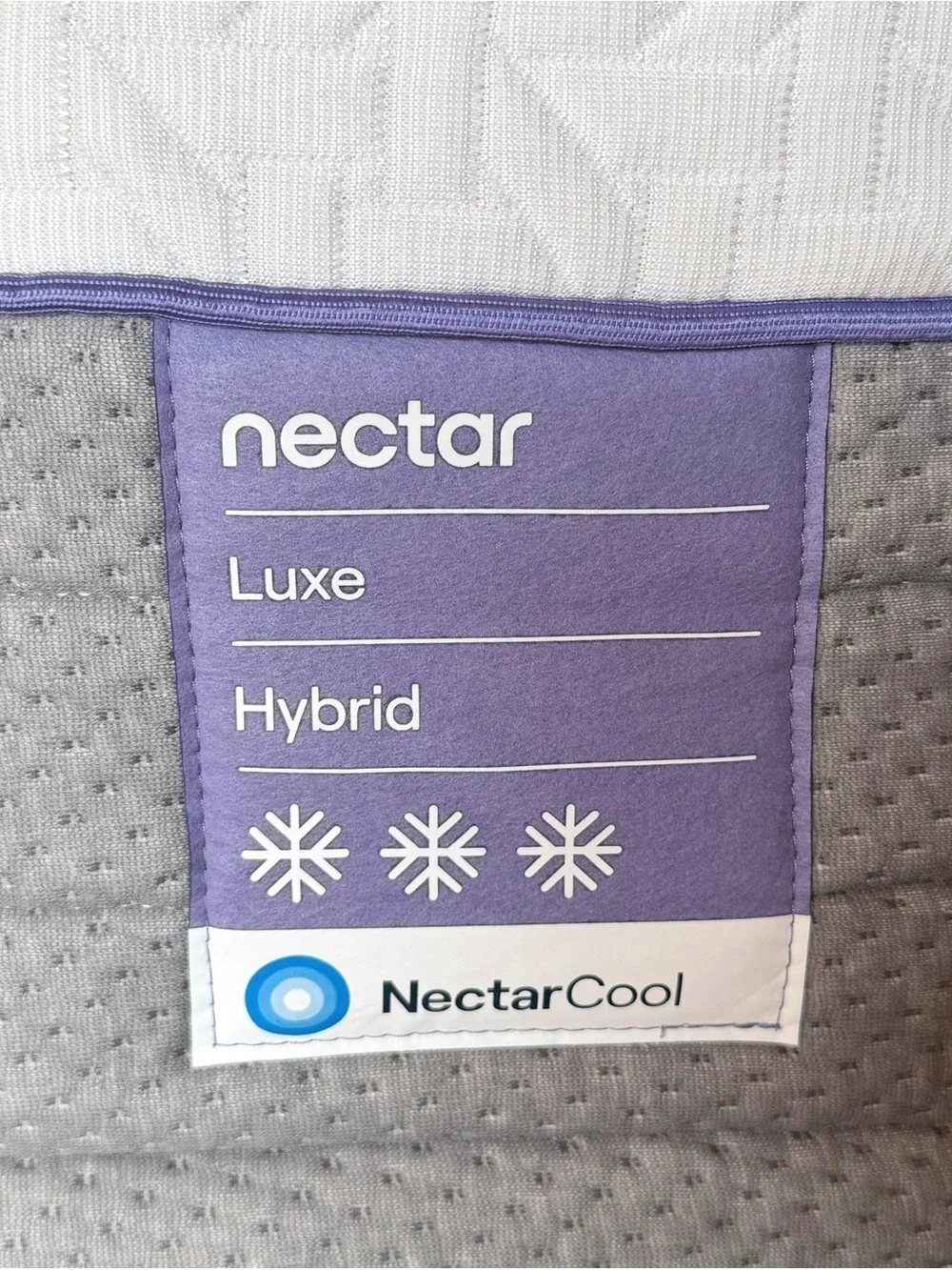 Nectar Luxe Hybrid Mattress - White and Gray